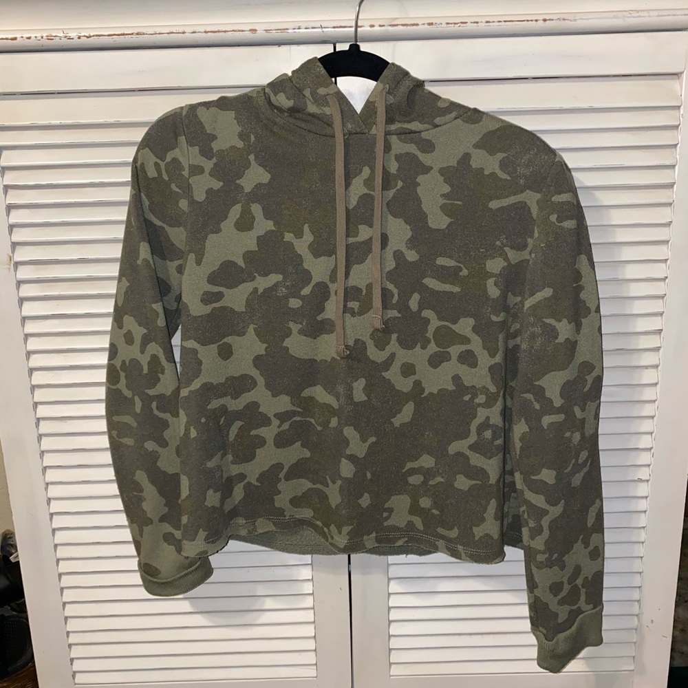 Camo Crop Top Hoodie🍃